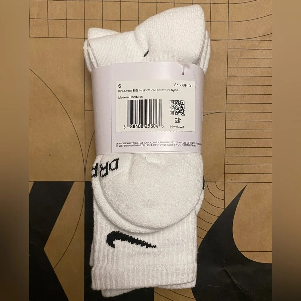 Nike dri-fit everyday plus cushioned socks